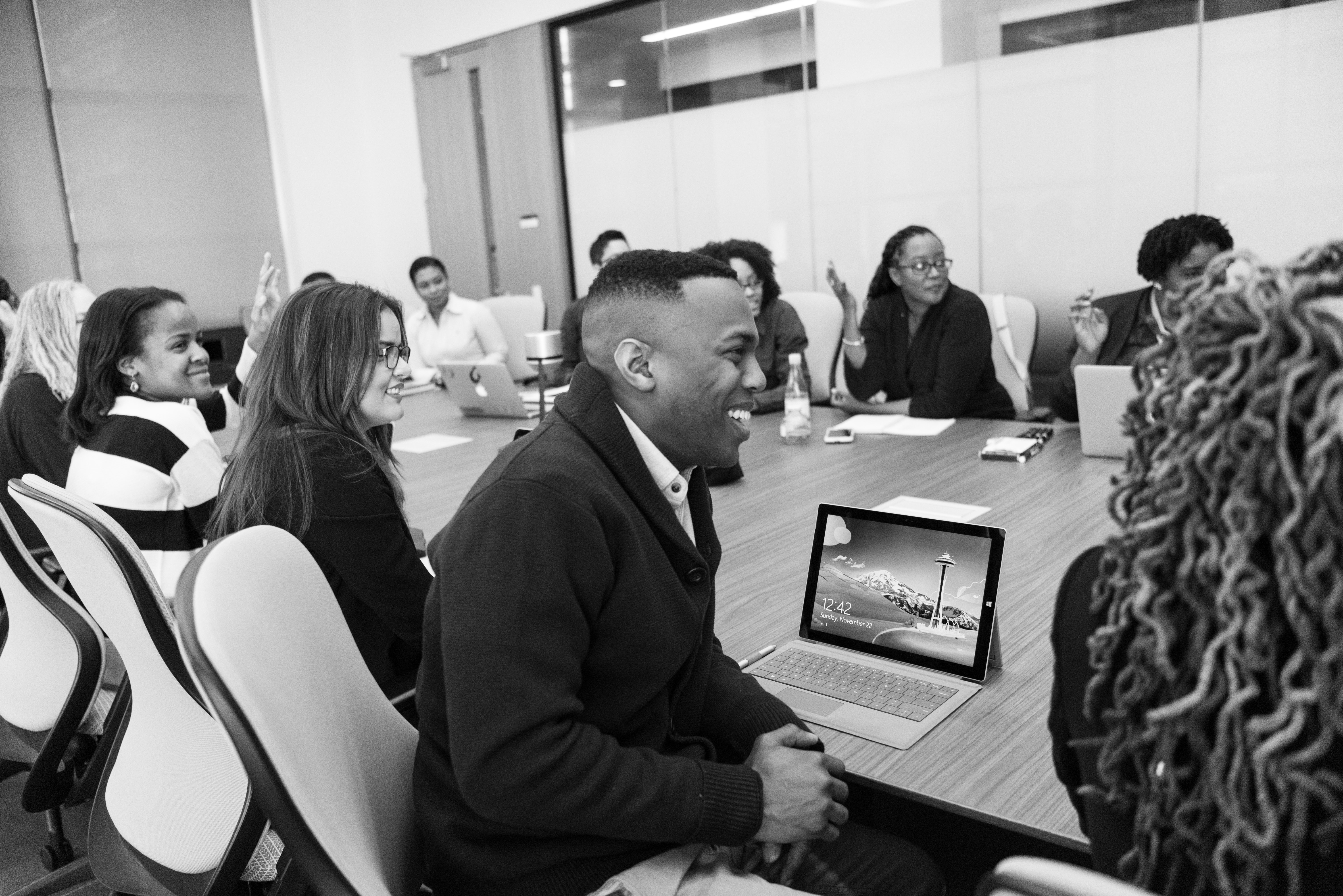 black-and-white-conference-room-digital-nomad-1181400 black-and-white-conference-room-digital-nomad-1181400